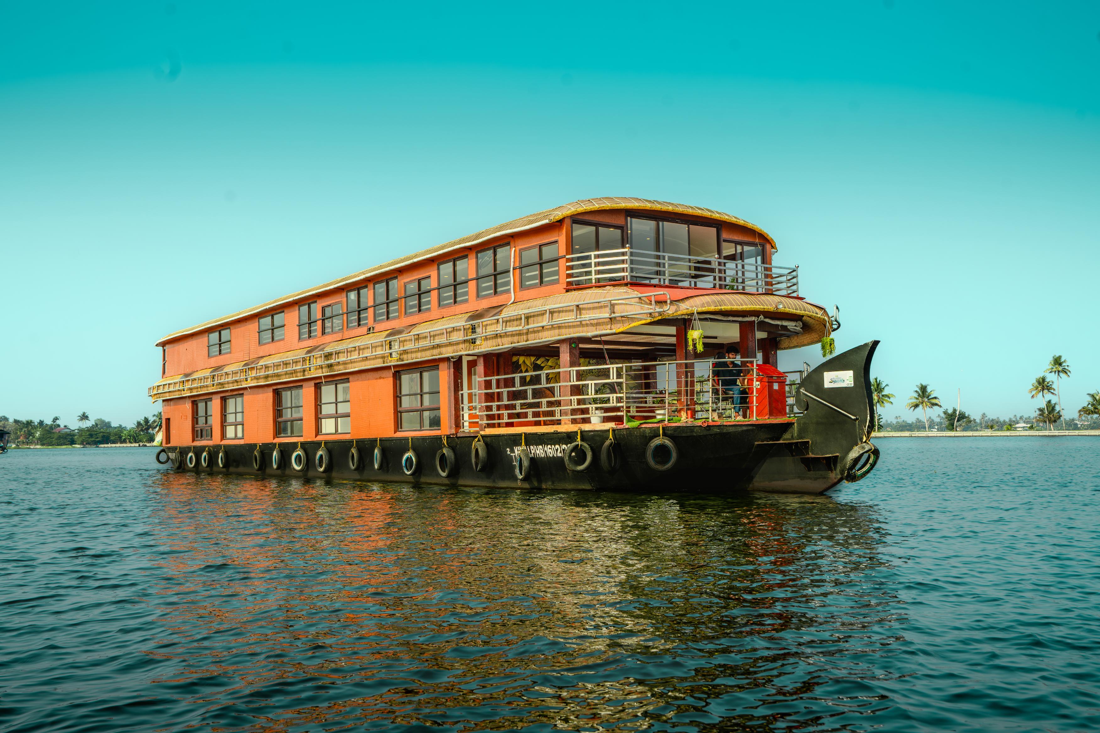 Luxury Houseboat